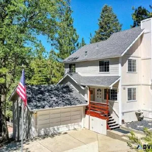 HUGE REDUCTION - Turnkey Lake Arrowhead Home
