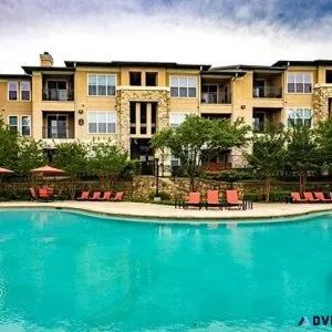 Hurst 111340 637 sqft wFitness center Pool