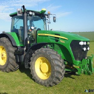 Used 2015 JOHN DEERE TRACTOR For sale