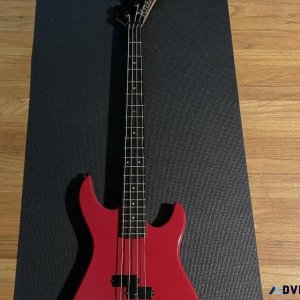 Kramer ZX70 electric bass and guitar stand