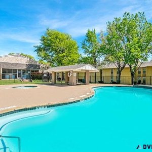Euless 111390 690 sq ft wPool