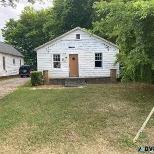 Investment Property 2 Kitchens 3 bdr 2 baths