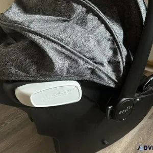 Evenflo Infant car seat with base