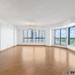 Immense condo 1423 pc avec garage piscine balcon... Brossard