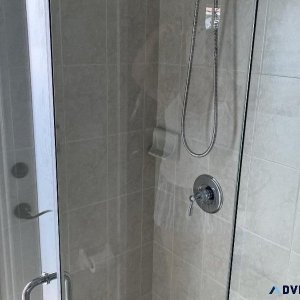 Tempered shower glass Frameless