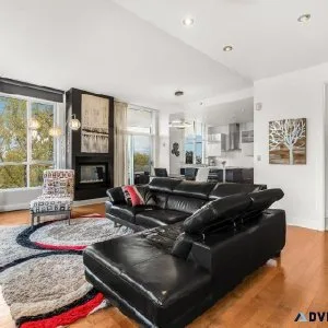 Condo exceptionnel sur le golf de St-Lambert