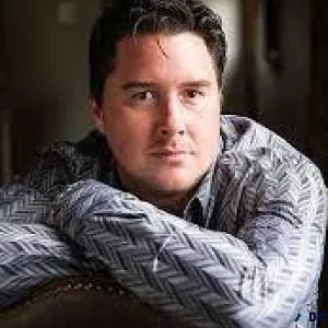 Country Singer Gulf Coast