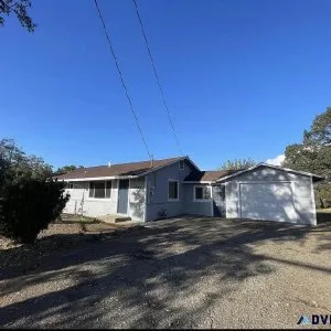 2 Bedroom 1 Bath House wGarage Newly Remodeled Looks Great