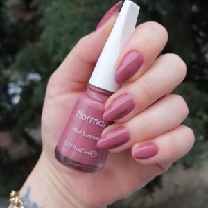 Nails polish products ( flormar +essie + bolver )