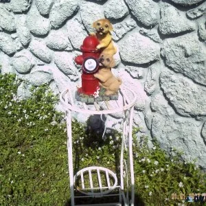 DOGS AND FIRE HYDRANT SOLAR STATUE