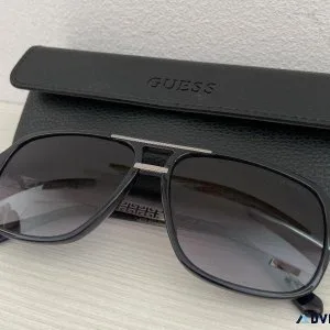 Sunglasses GUESS