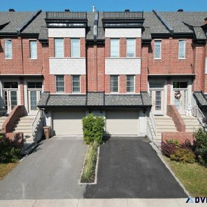 Magnificent townhouse for rent Val des Brises Laval