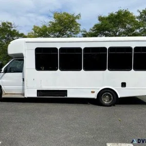 2013 Ford E450 24 Passenger Shuttle Bus (A5282))