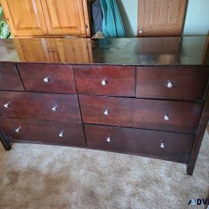 Dresser with 8 Drawers-Like New