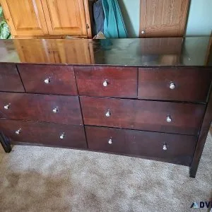 Dresser with 8 Drawers-Like New