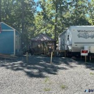 2005 Wildwood 33ft camper and shed