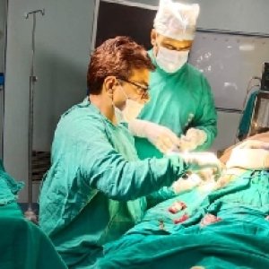 Fistula doctor in ghaziabad