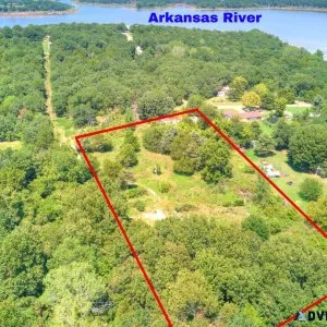 3.9 Acres of Quiet Unrestricted Land Minutes from Marina
