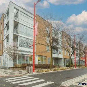 Penthouse urbain &agrave deux pas du march&eacute Jean-Talon