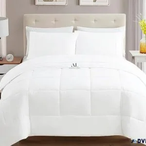 Snuggle up in comfort with this luxurious comforter.