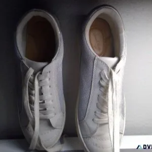 beige shoes