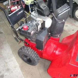 24&rdquo Murray 5 Hp Easy Pull-Start 2-stage Snowblower