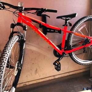 New Specialized Women s Mountain Bike  extra equipment