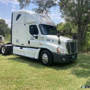 2012 Freightliner cascadia w full overhaul.