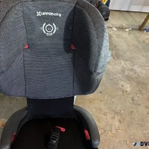 2 upper baby Alta booster seat black