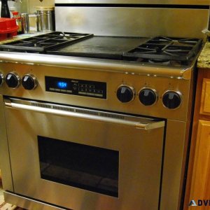 36" Dacor Duel-Fuel ERD36 Range and Hood