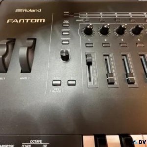 Roland Fantom 6 61-Key Music Workstation Keyboard