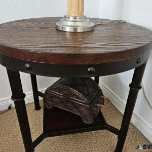 2 Night stands