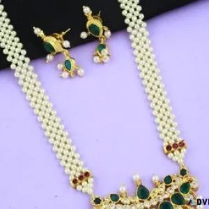 Get Adorable Moti  Necklace Design for Women at Best Price