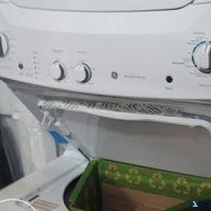 GE 27" WASHER and DRYER LAUNDRY CENTER