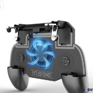 Mobile gaming controller w fan