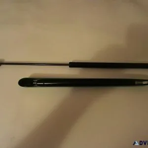 Rear window gas struts