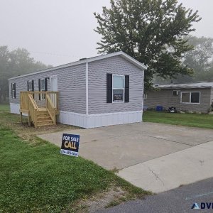 NEW 2023 2 Bedroom Home With Kitchen Island