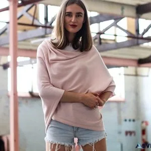 Luxurious Cashmere Wraps for A Chic Look