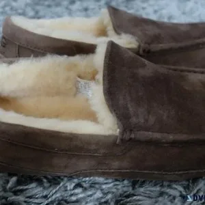new pair of 100% new Unworn Ascot mocha color Man s Size 9