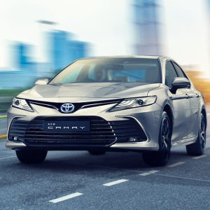 Toyota camry on road price