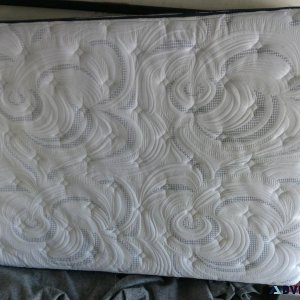 Queen size mattress smoke free