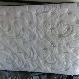 Queen size mattress smoke free