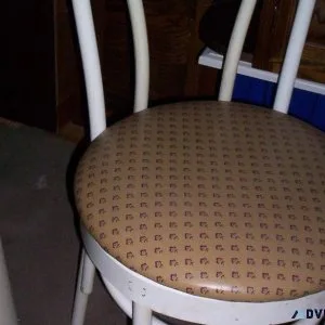 CLASSY ICE CREAM CHAIR