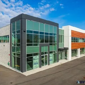 New commercial spaces and offices for rent 6500 sqft La Prairie