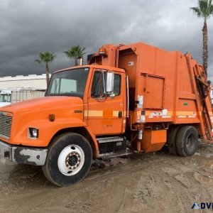 2001 FREIGHTLINER FL70 SANITATION TRUCK 91410241