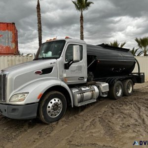 2015 PETERBILT 579 2000 GALLON SLURRY TANK TRUCK 22204241