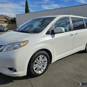 2017 Toyota Sienna XLE
