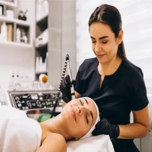 Skin treatment clinic in delhi