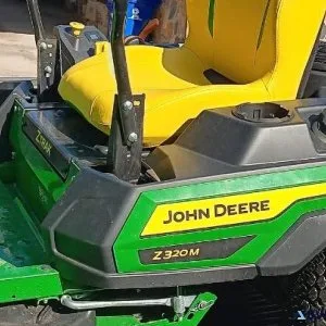 BRAND NEW John deer 42&quot cut zero turn
