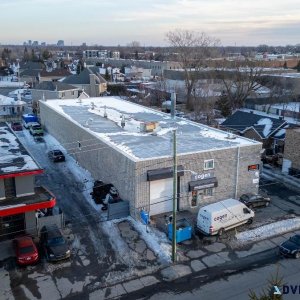 Commercial and industrial building for sale St-Hubert